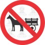    Proibido trânsito de veículos de ação animal  
